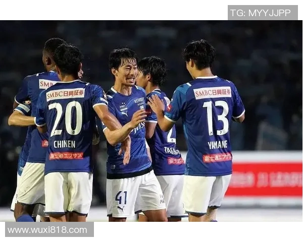 广岛三箭迎战湘南海洋全力争胜展现足球魅力与团队精神